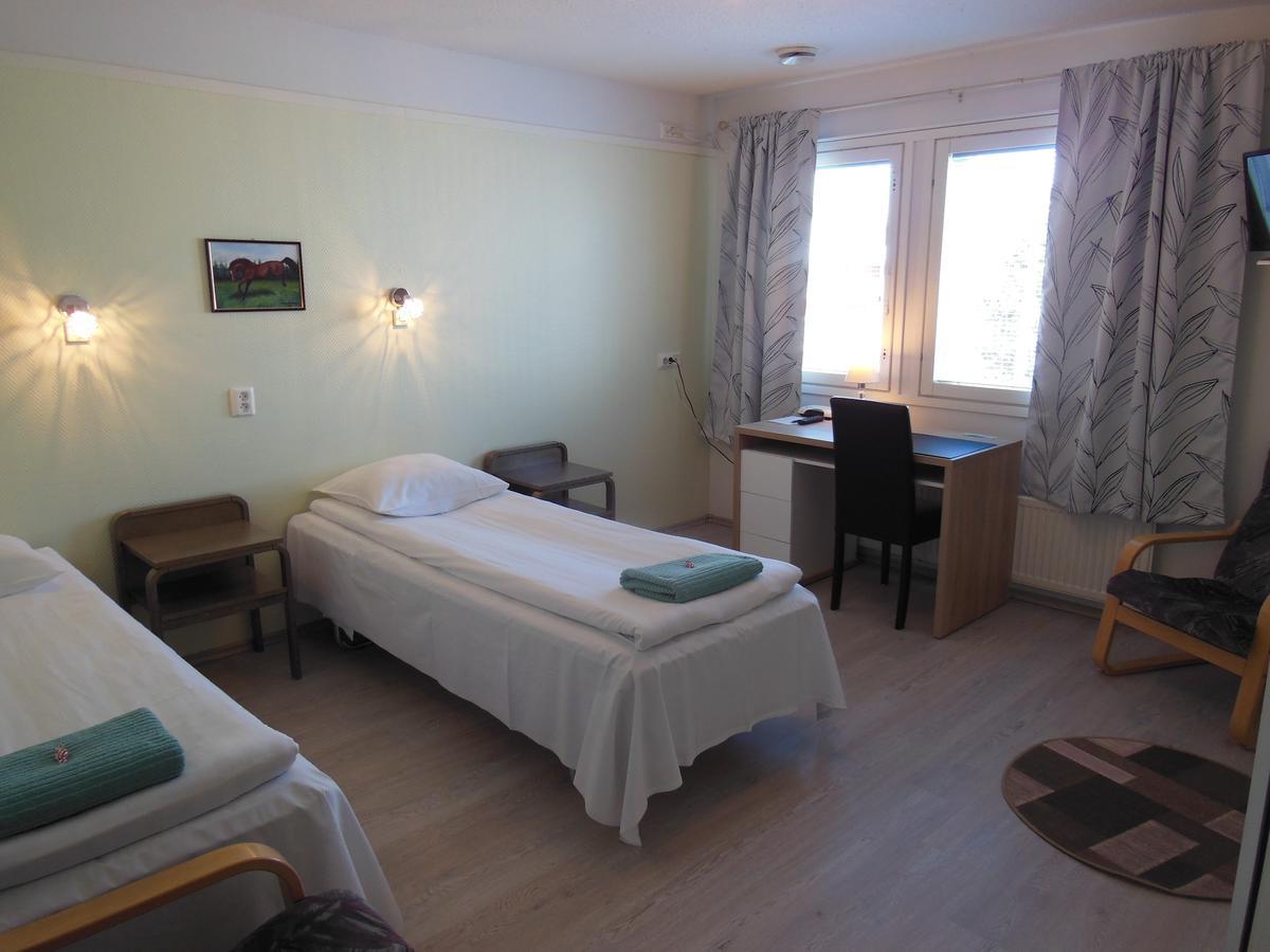 Maalaiskartano Pihkala Hotel Kestilä Kültér fotó